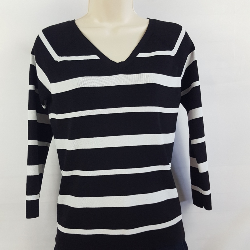 Apostrophe size medium black and white top